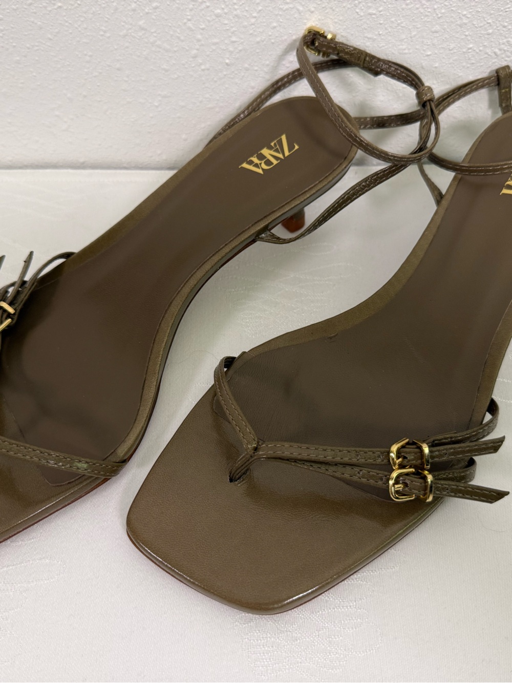 Zara Olive Strappy Kitten Heel Thong Sandals Made in Spain EU 38 NWOT - Picture 14 of 15
